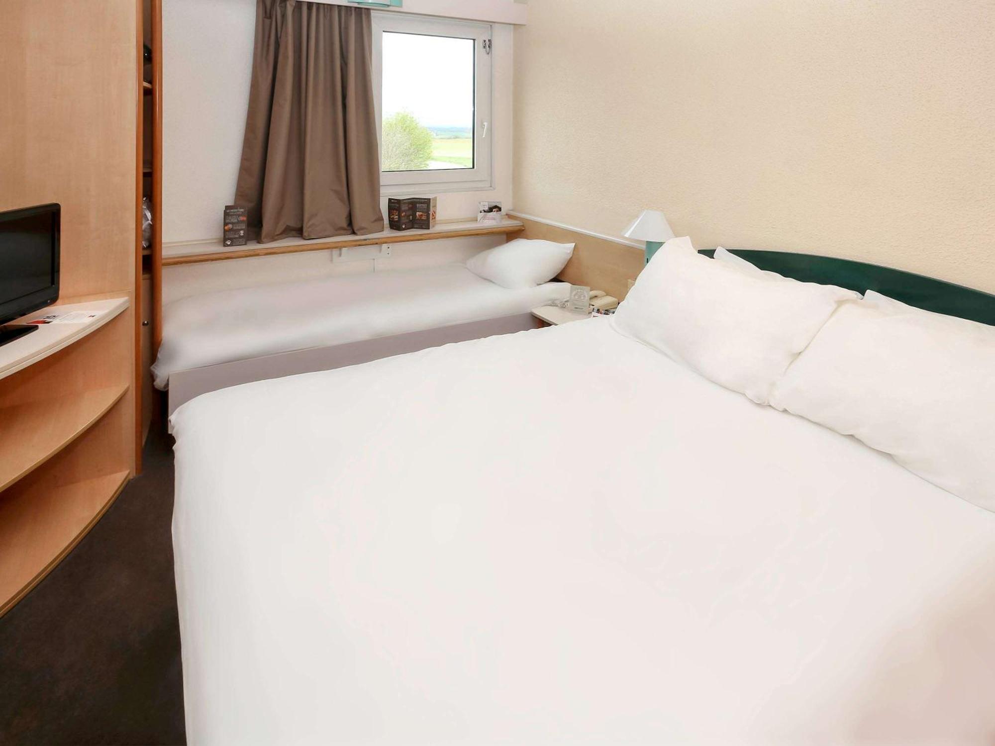 Hotel Ibis Auxerre Sud Venoy Exterior foto