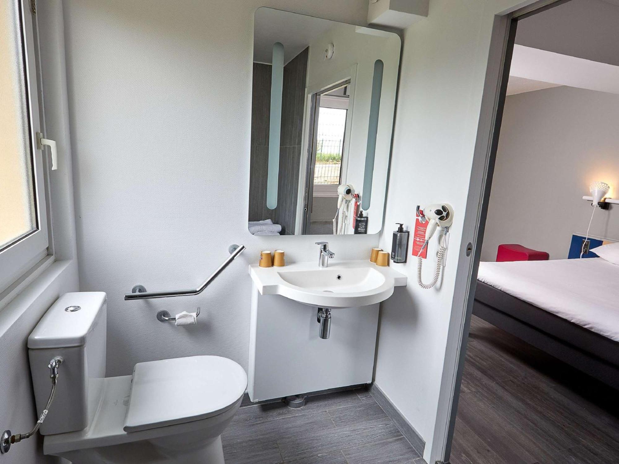 Hotel Ibis Auxerre Sud Venoy Exterior foto