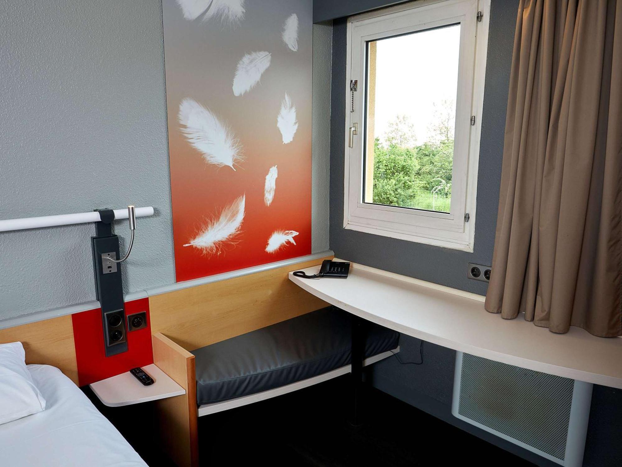 Hotel Ibis Auxerre Sud Venoy Exterior foto